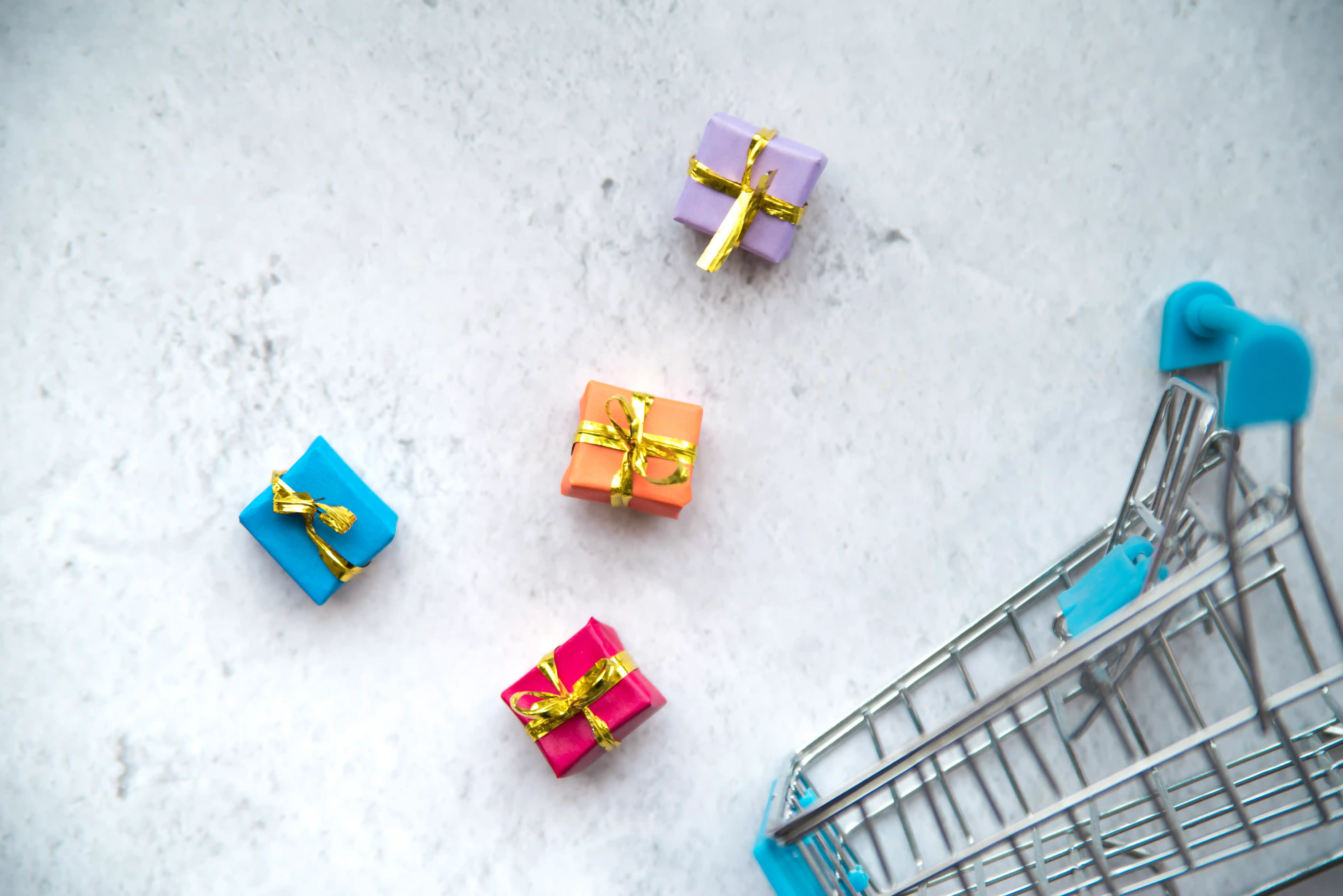 shopping-cart-miniature-with-april fools day-presents